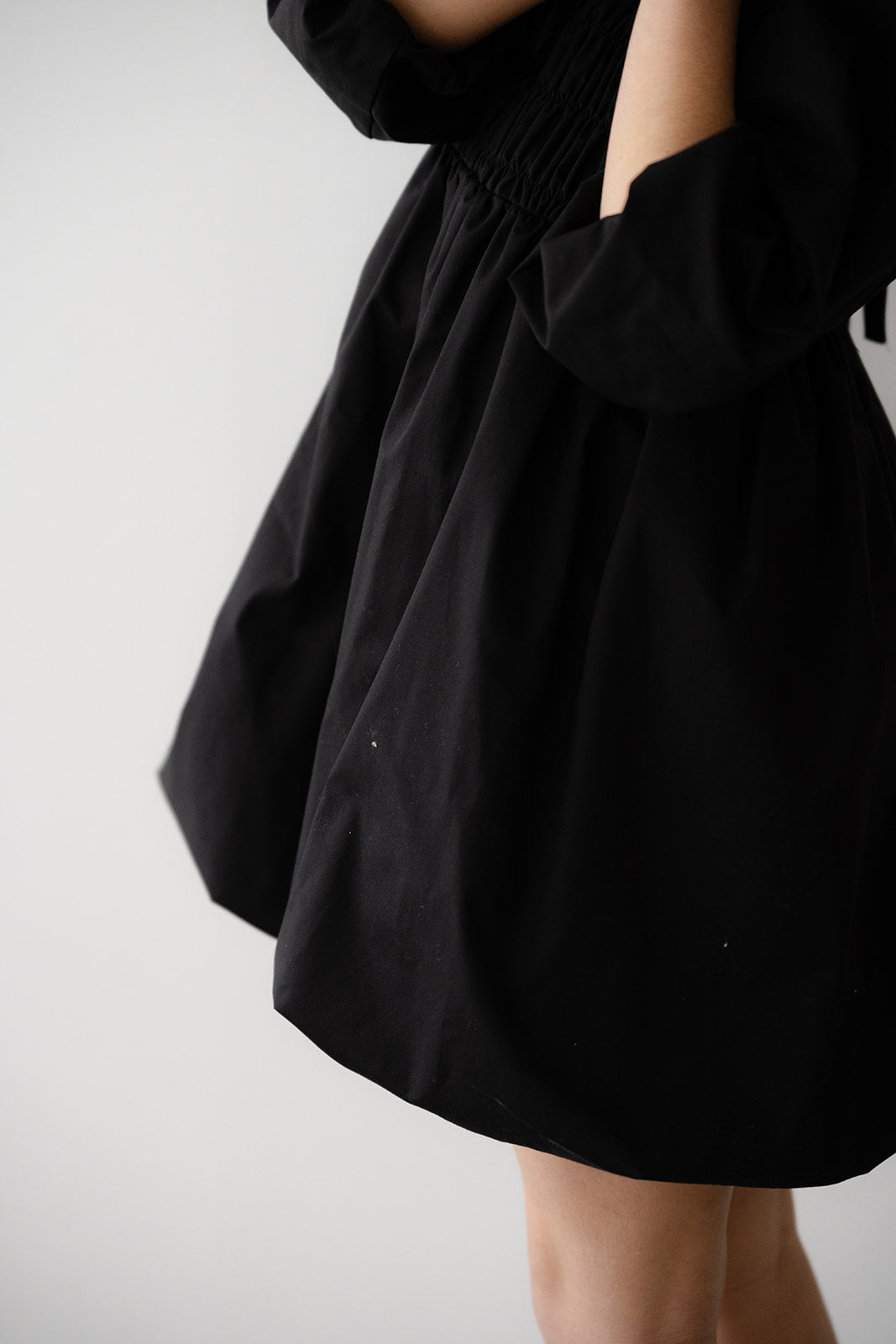 Vestido Preto Manga Balão