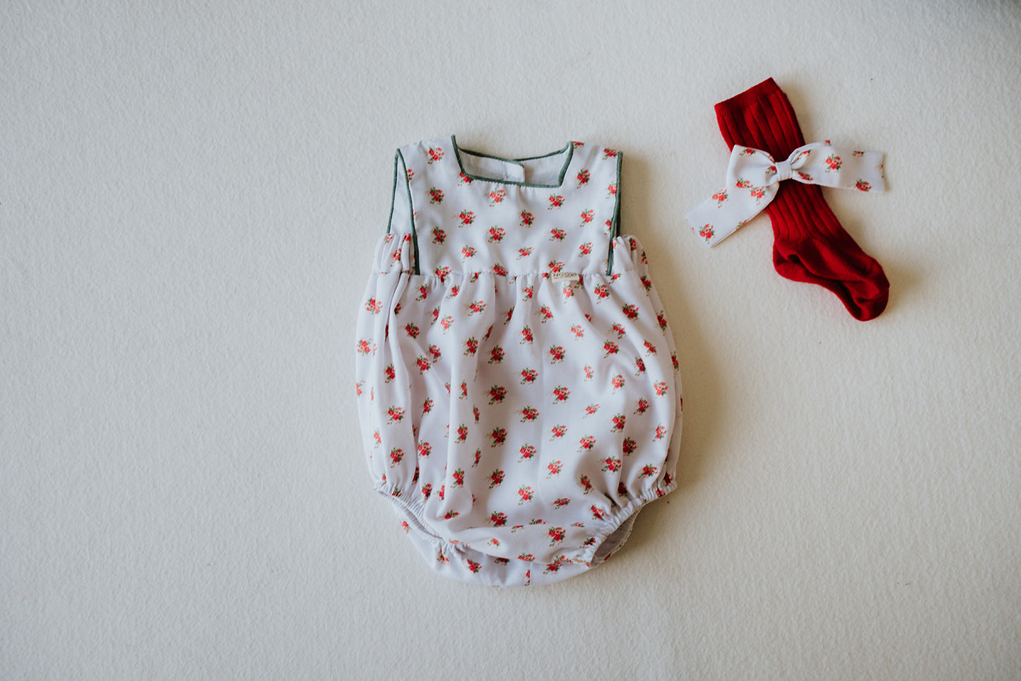 Macacão Curto - Floral Vermelho