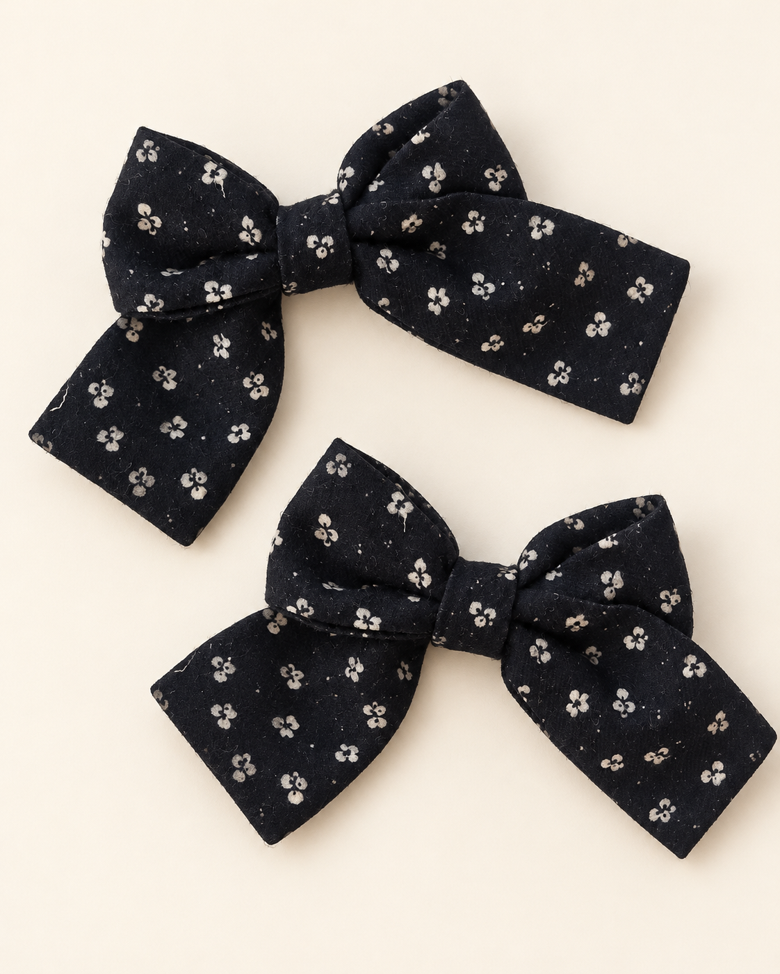 Laços de Cabelo Floral Preto 🖤